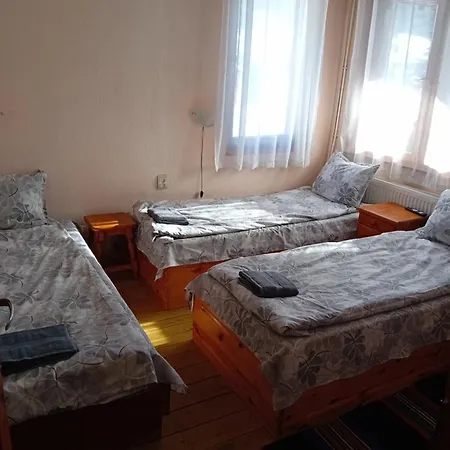 Konukevi Стаи За Гости Дора 3*